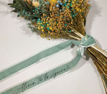 Cargar imagen en el visor de la galería, Cinta Terciopelo Borde Satinado Ramo Novia. Personalizable. Disponible en 4 colores