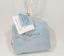 Cargar imagen en el visor de la galería, Monederito Lino con detalle perla. Personalizable. Disponible en 4 colores