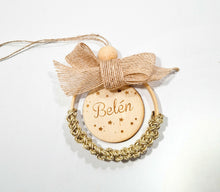 Load image into Gallery viewer, Bola Navidad 5. Bastidor Macramé y Madera