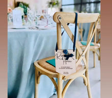 Cargar imagen en el visor de la galería, Placa Banderín Madera Boda "sois los siguientes" Personalizable