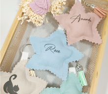 Cargar imagen en el visor de la galería, Llavero Lino Estrella Personalizable (disponible en 4 colores)