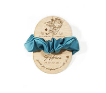 Load image into Gallery viewer, Scrunchie Raso. Comuniones. Disponible en 3 colores