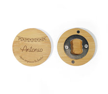 Load image into Gallery viewer, Abridor Imán Bambú. Personalizable. Bodas