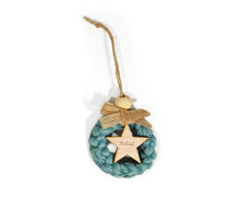 Cargar imagen en el visor de la galería, Bola Navidad 6. Adornos Navidad Macramé