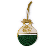 Load image into Gallery viewer, Bola Navidad 7.  Madera y Macramé