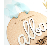 Cargar imagen en el visor de la galería, Placa Madera Silla Comunión