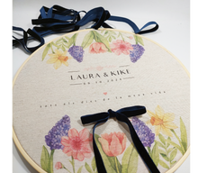 Cargar imagen en el visor de la galería, Porta Alianzas Bastidor. Personalizable