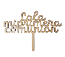 Cargar imagen en el visor de la galería, Cake Topper Madera Comunión Personalizable